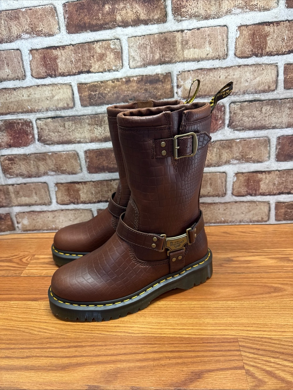 Dr. Martens Anistone Hi reptile embossed leather pull on boots brown NWOB size 9